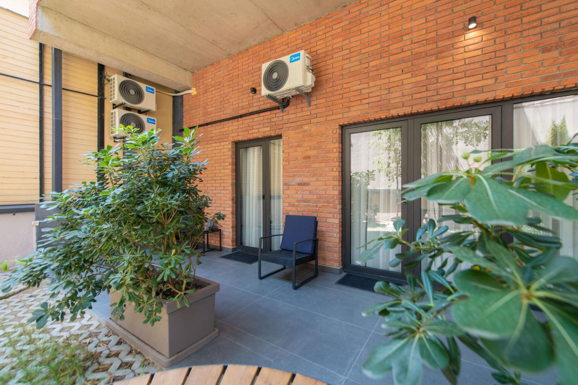 Qstay Gratus Tbilisi Exterior photo