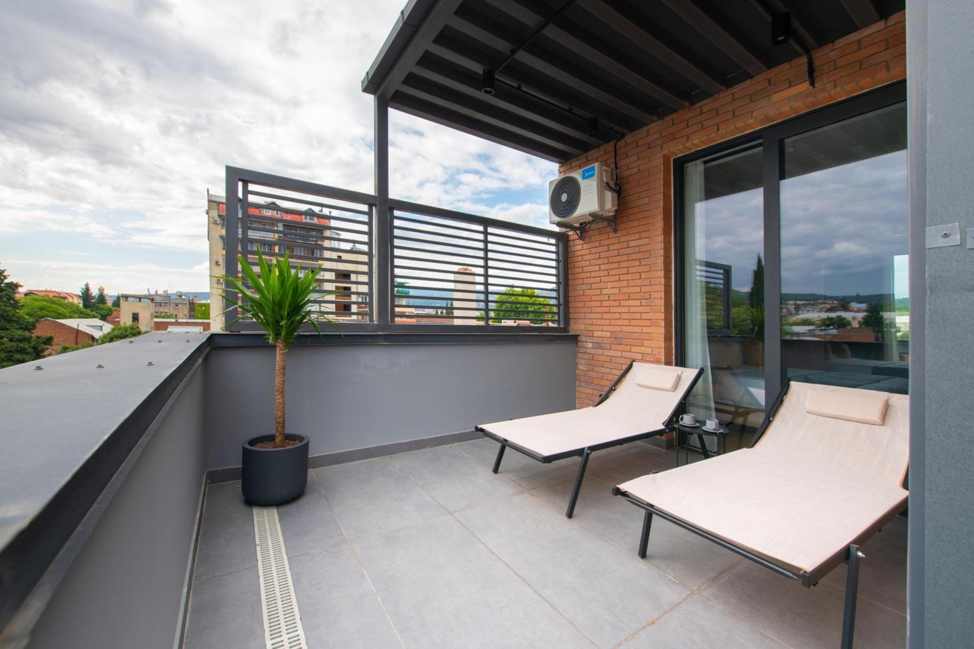 Qstay Gratus Tbilisi Exterior photo