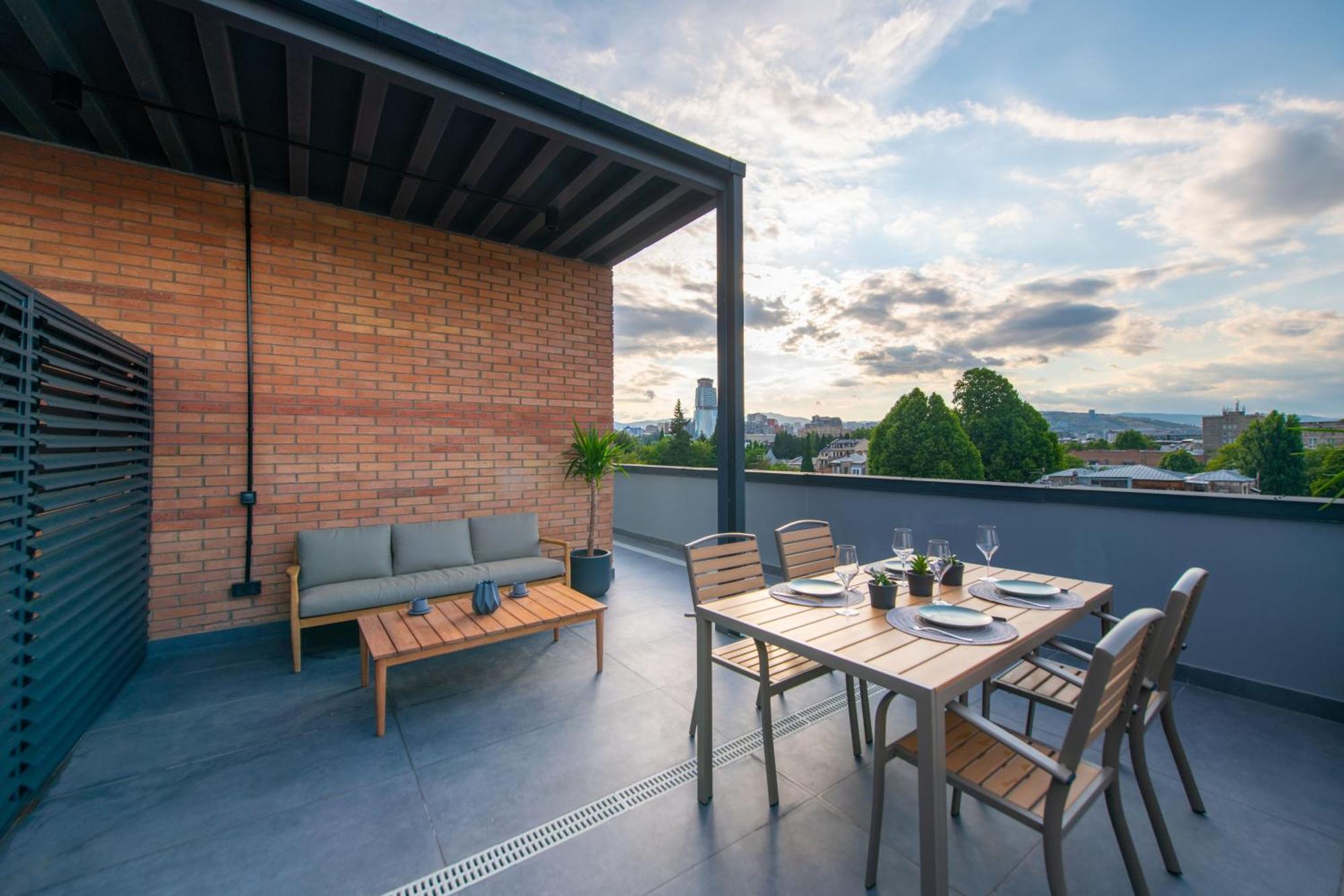 Qstay Gratus Tbilisi Exterior photo