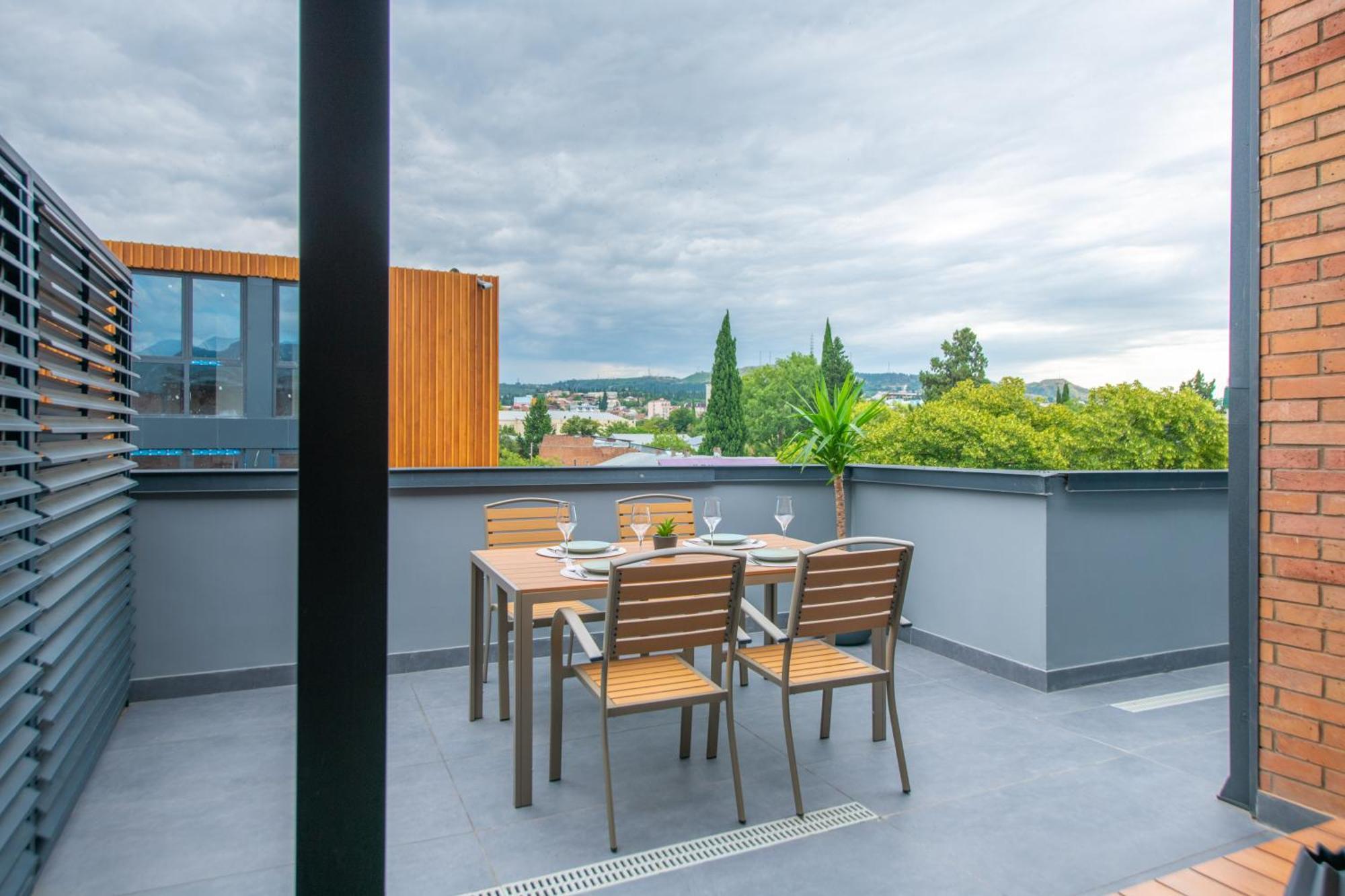 Qstay Gratus Tbilisi Exterior photo